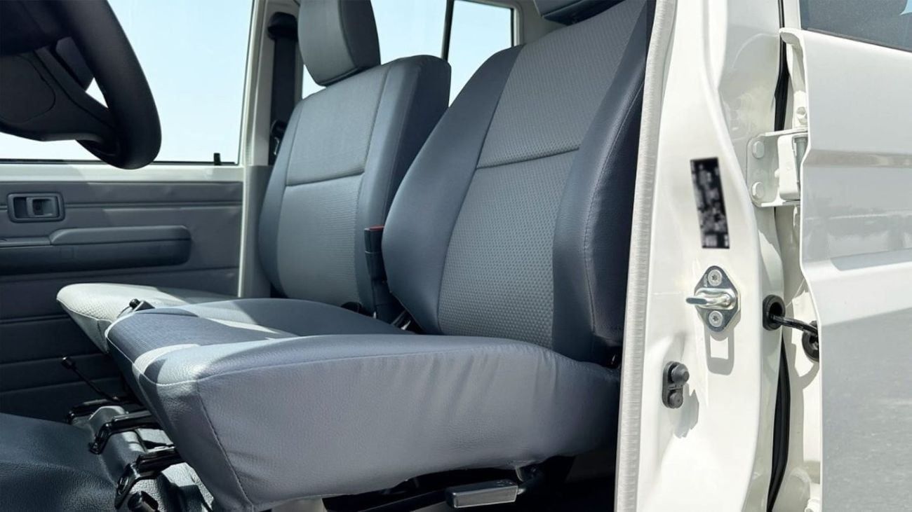 تويوتا لاند كروزر بيك آب TOYOTA LAND CRUISER 79 4.2L 4X4 MY2025 diesel
