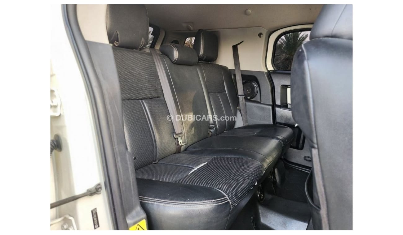 تويوتا إف جي كروزر GXR