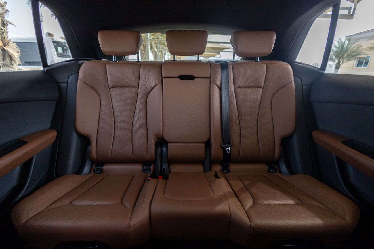 Audi Q8 55 TFSI quattro S-Line 3.0L (340 HP)