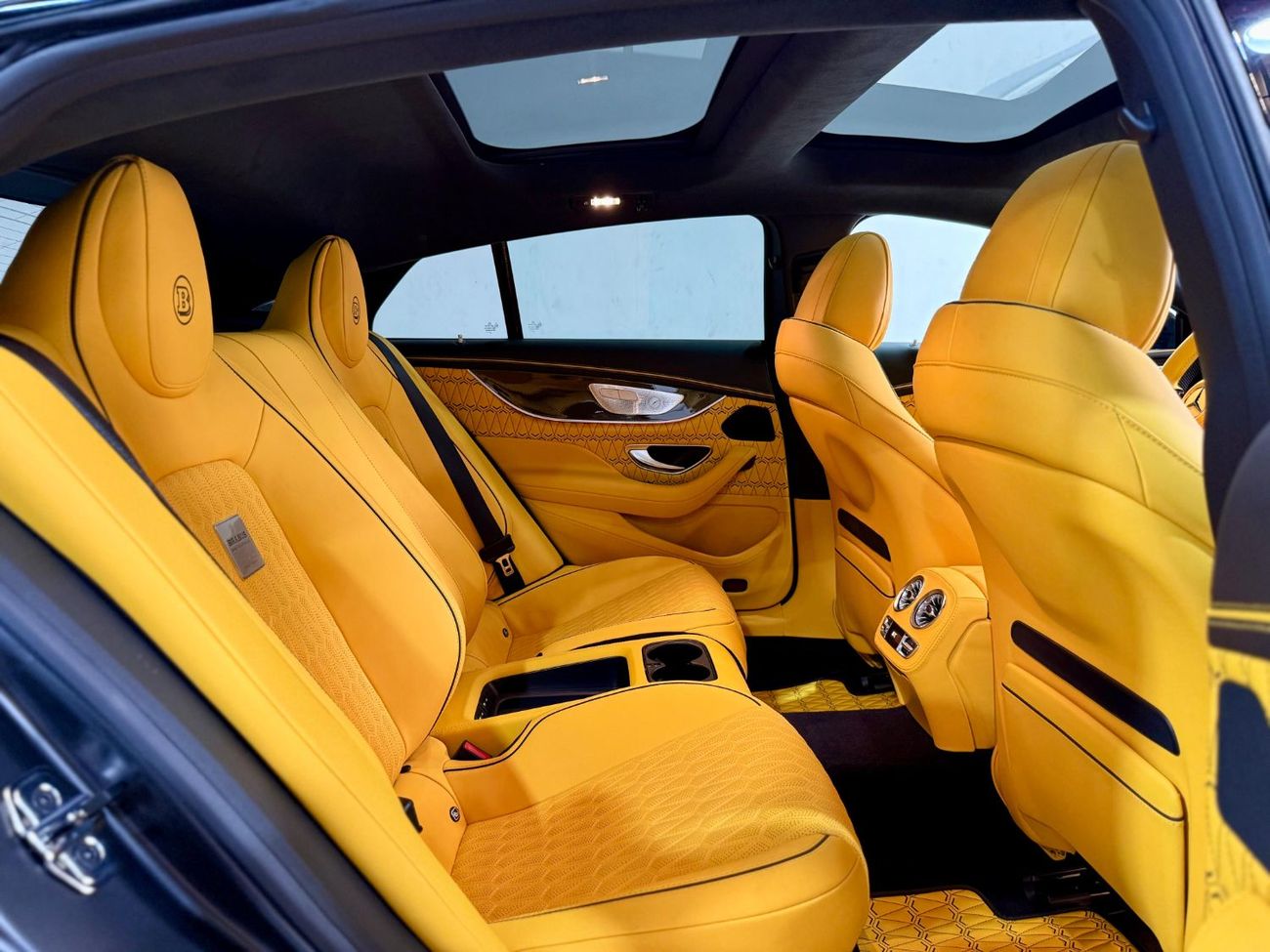 مرسيدس بنز GT 63 S BRABUS 900 ROCKET