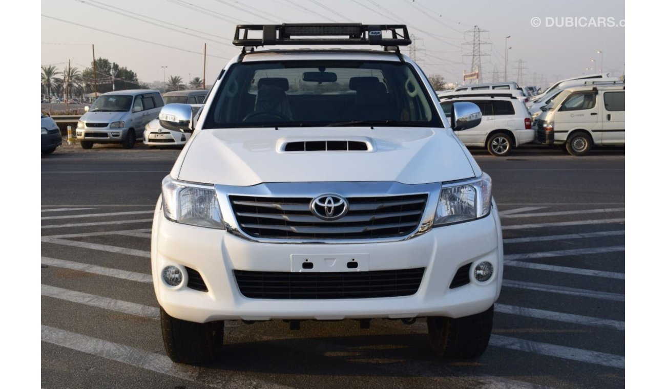 Toyota Hilux diesel right hand drive white color manual gear 3.0L year 2008