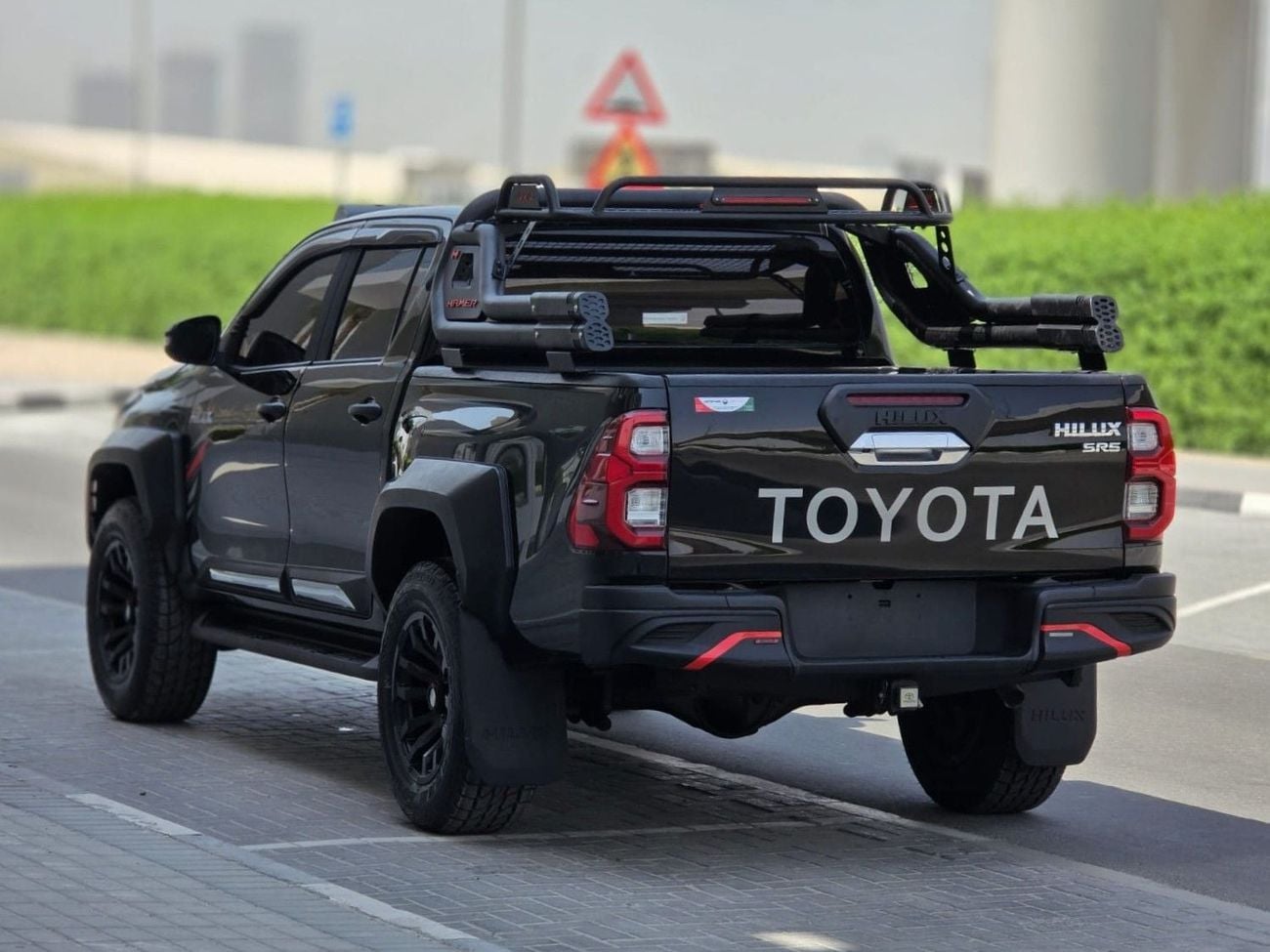 تويوتا هيلوكس 2.4 Diesel -