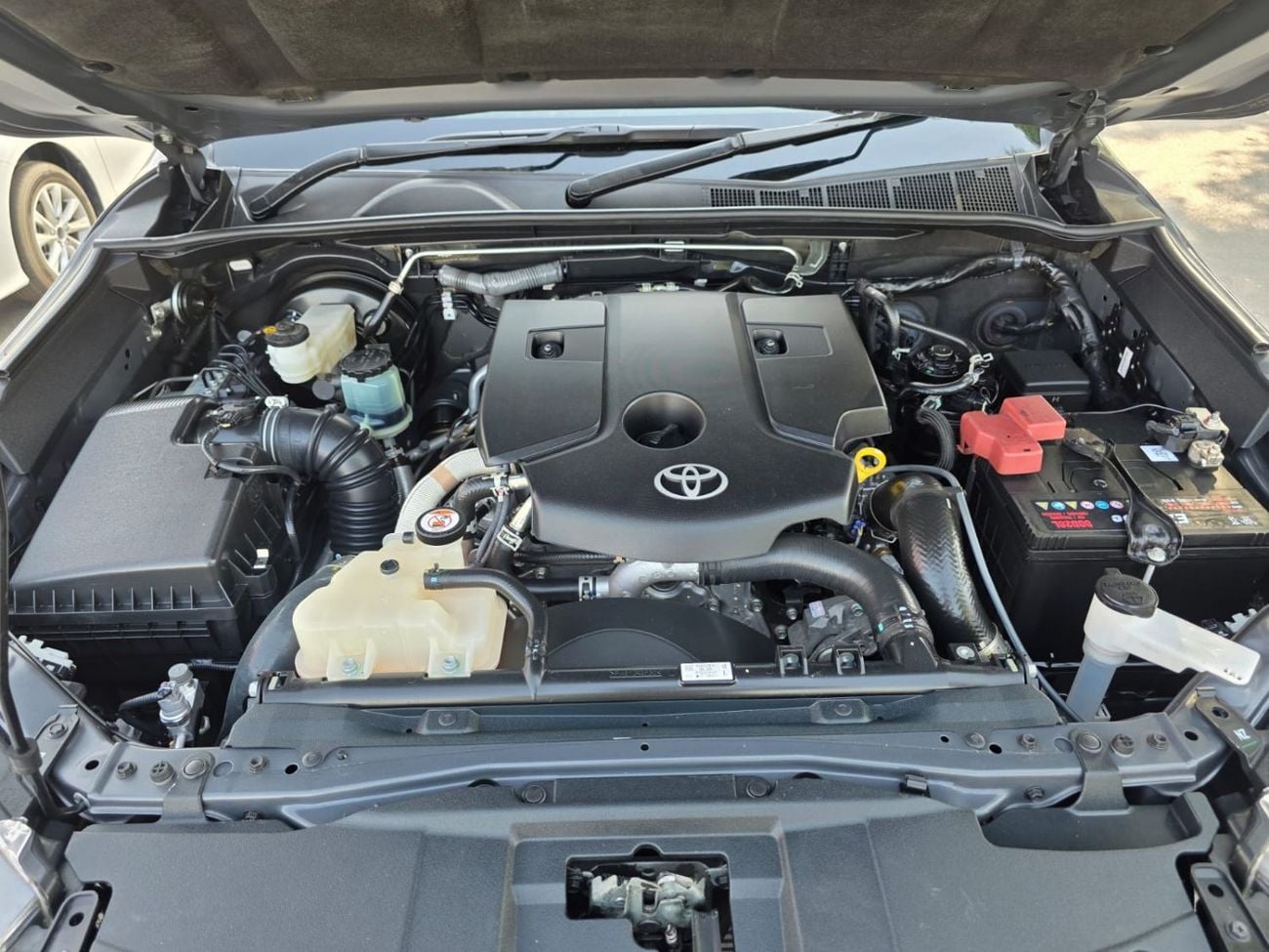 Toyota Hilux ROGUE DIESEL RIGHT HAND 2024 MODEL