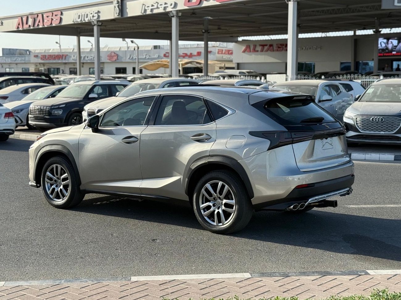 Lexus NX300 Hybrid NX300h Full Option