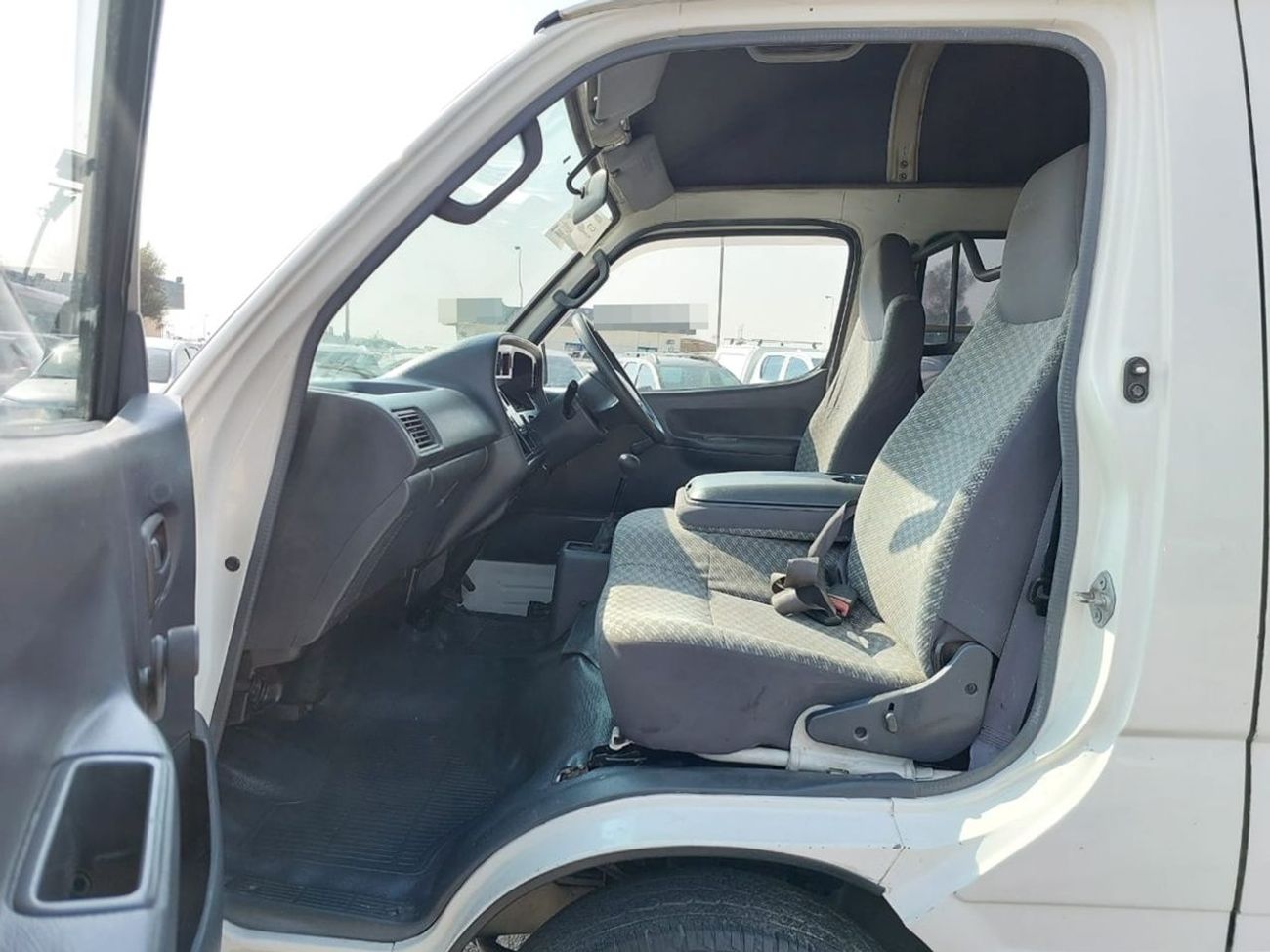 Toyota Hiace TOYOTA HIACE VAN RHD 2002 MODEL 2.0 L PETROL MANUAL(PM05893)