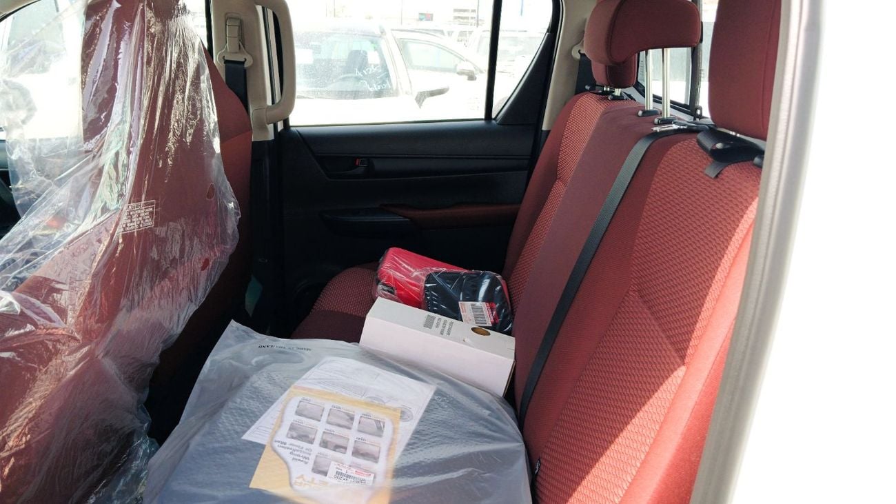 تويوتا هيلوكس 2.4L Diesel Manual DC Pickup 2026YM