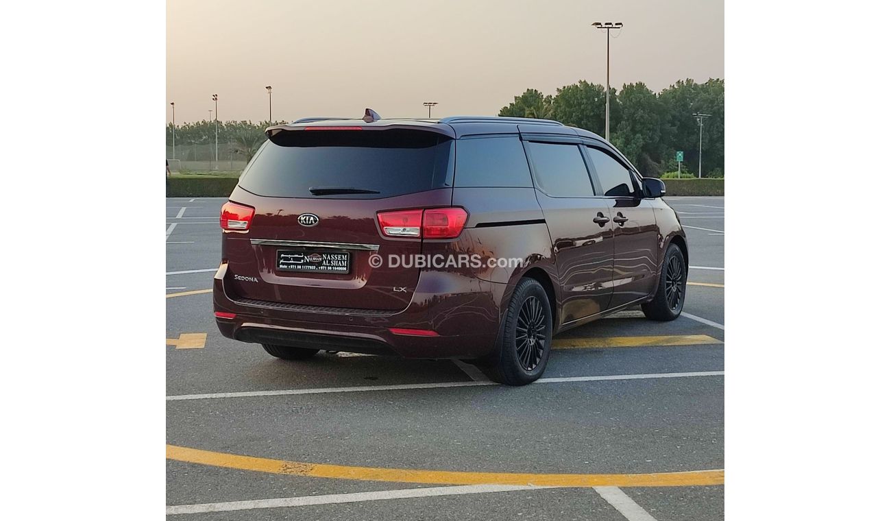 كيا سيدونا V6