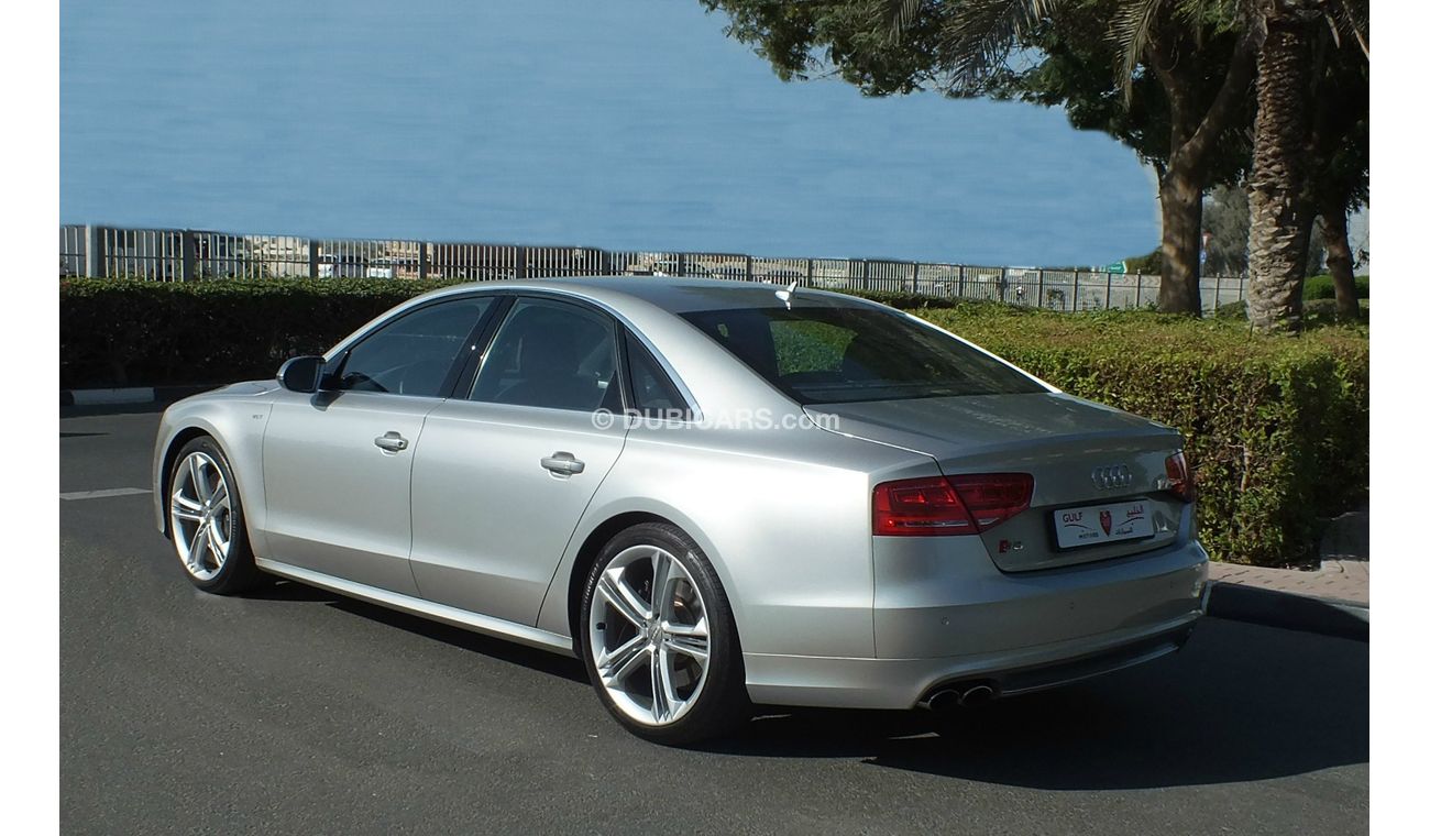 Audi S8 QUATTRO