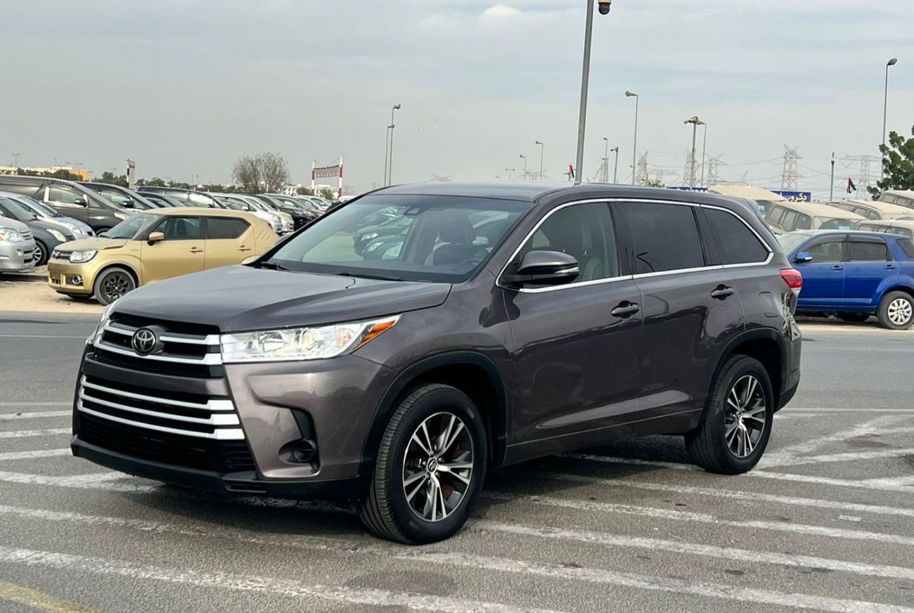 تويوتا هايلاندر 2018 Toyota Highlander LE+ 2.7L V4 - FWD - Petrol - Rare Stock - 7 Seater Rear CAM - 58,200 mileage 