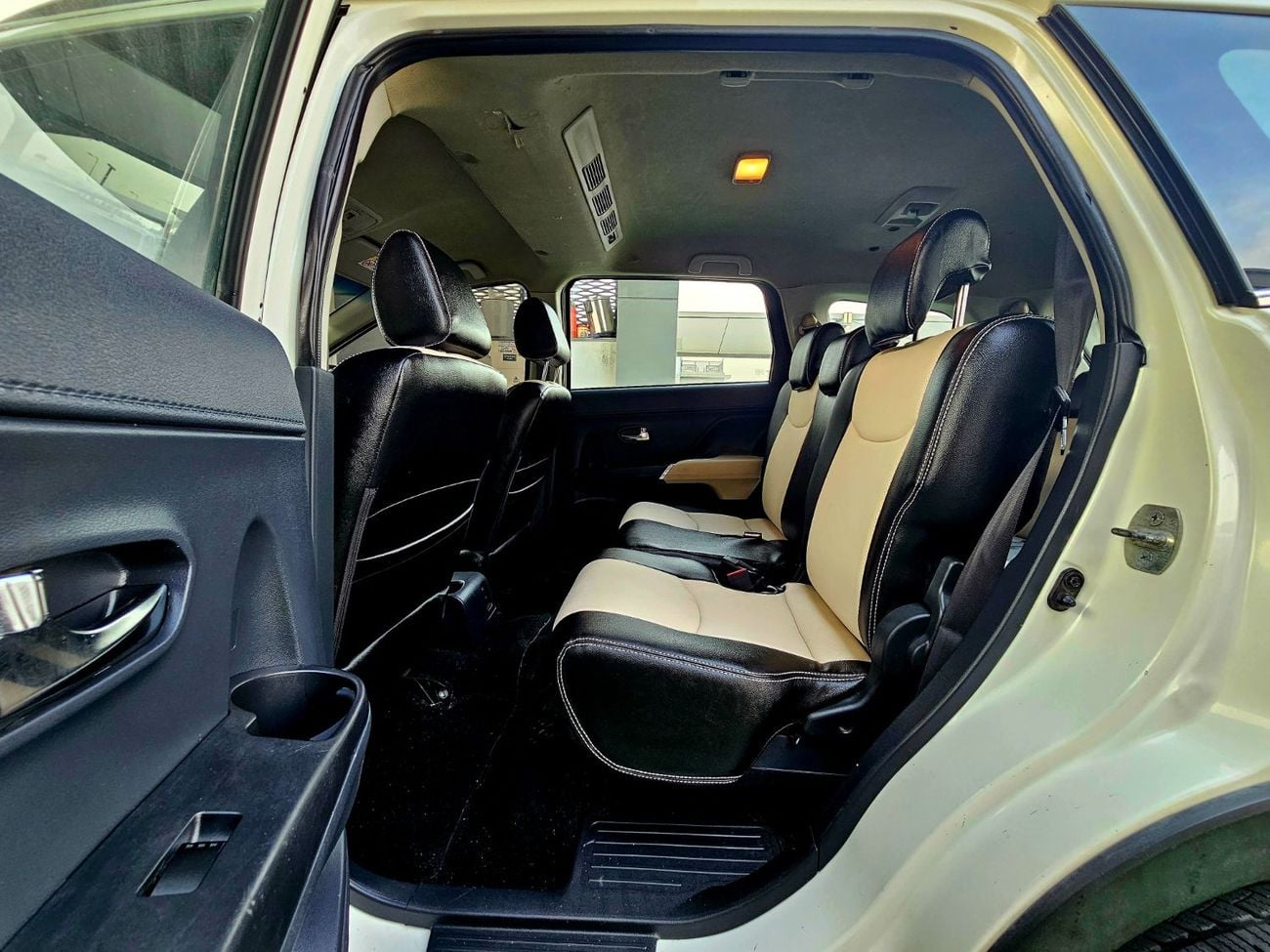 تويوتا راش EX/ PASSENGER 7 SEATS/ LOW MILEAGE