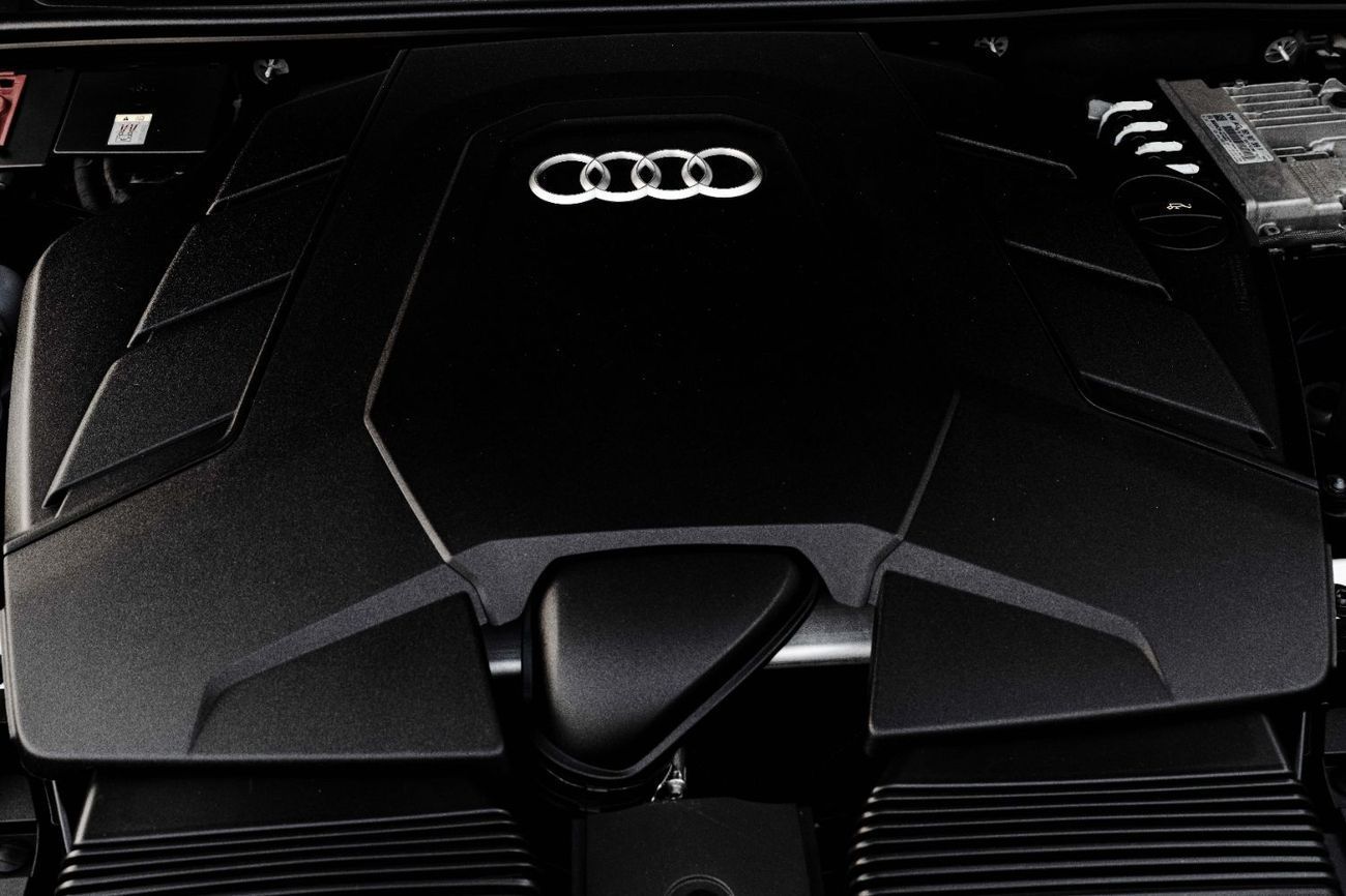 أودي Q7 Q7 S-line | 3,036 P.M | 0% Downpayment | Agency Warranty!