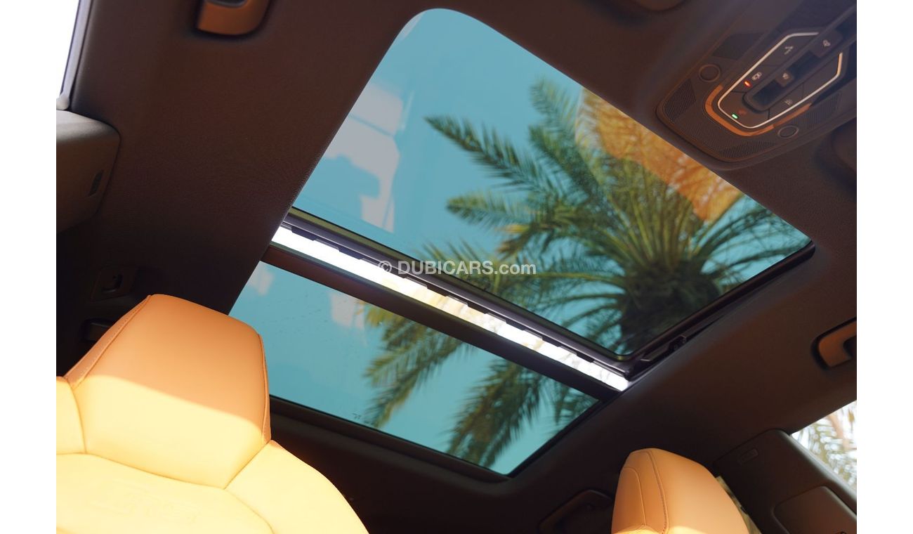 Audi RS Q8 2023 AUDI RS Q8 QUATTRO CARBON FIBER V8 4.0L AWD 0Km