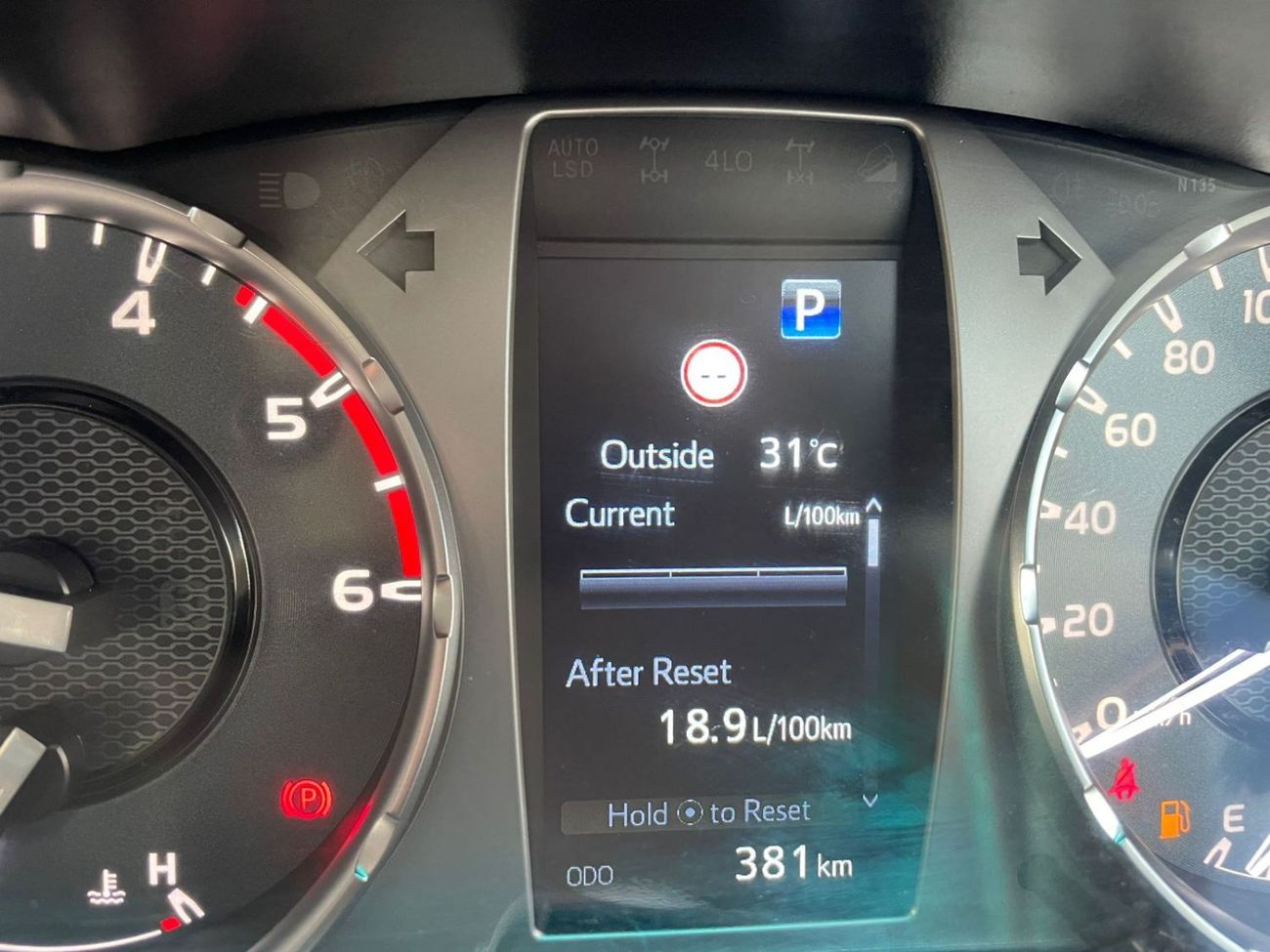 Toyota Hilux NEW HILUX 2.8 DIESEL  RIGHT HAND AUTOMATIC GEAR