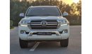 Toyota Land Cruiser Land Cruiser VXR 5.7 Sunroof Velvet Chairs 2019 GCC under warranty