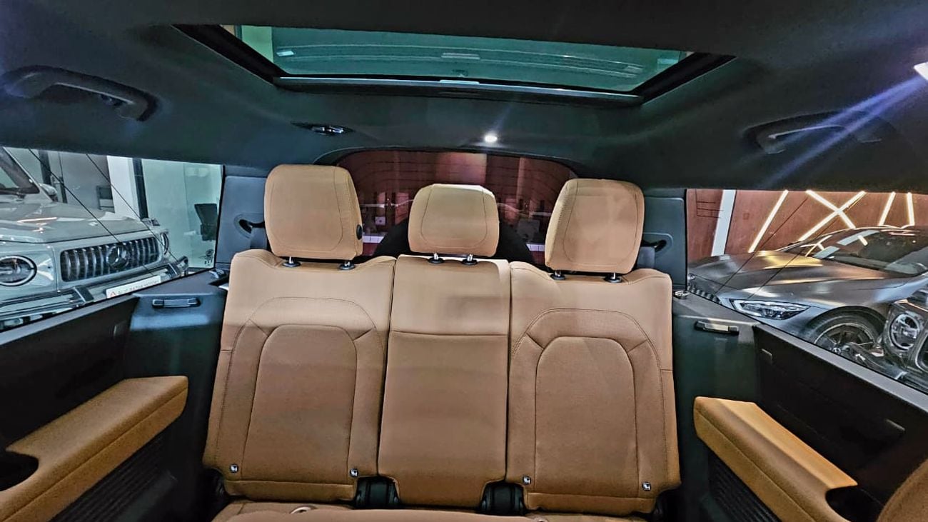لاند روفر ديفندر 130 HSE P400