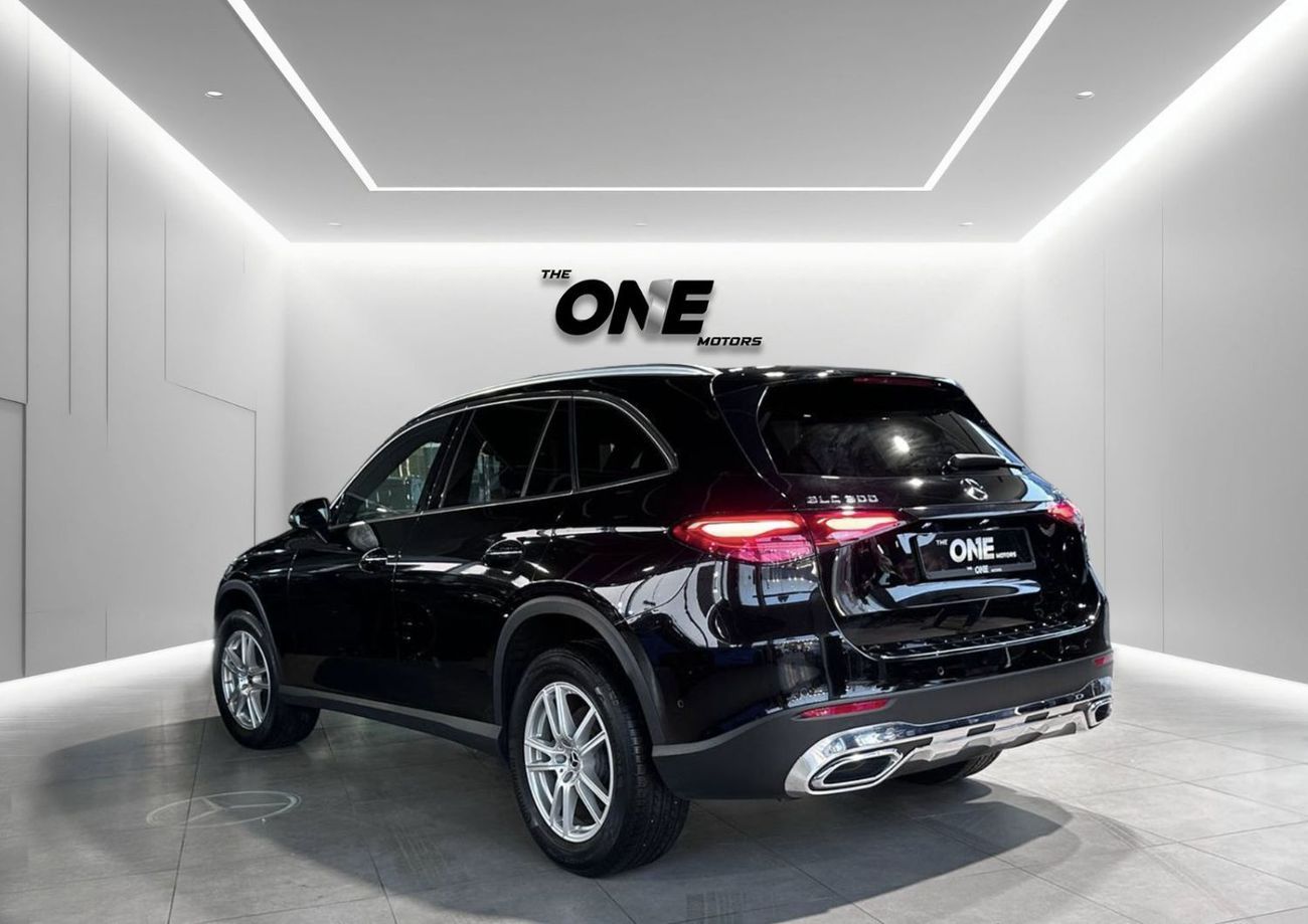 Mercedes-Benz GLC 300 clean title - no accident no painting