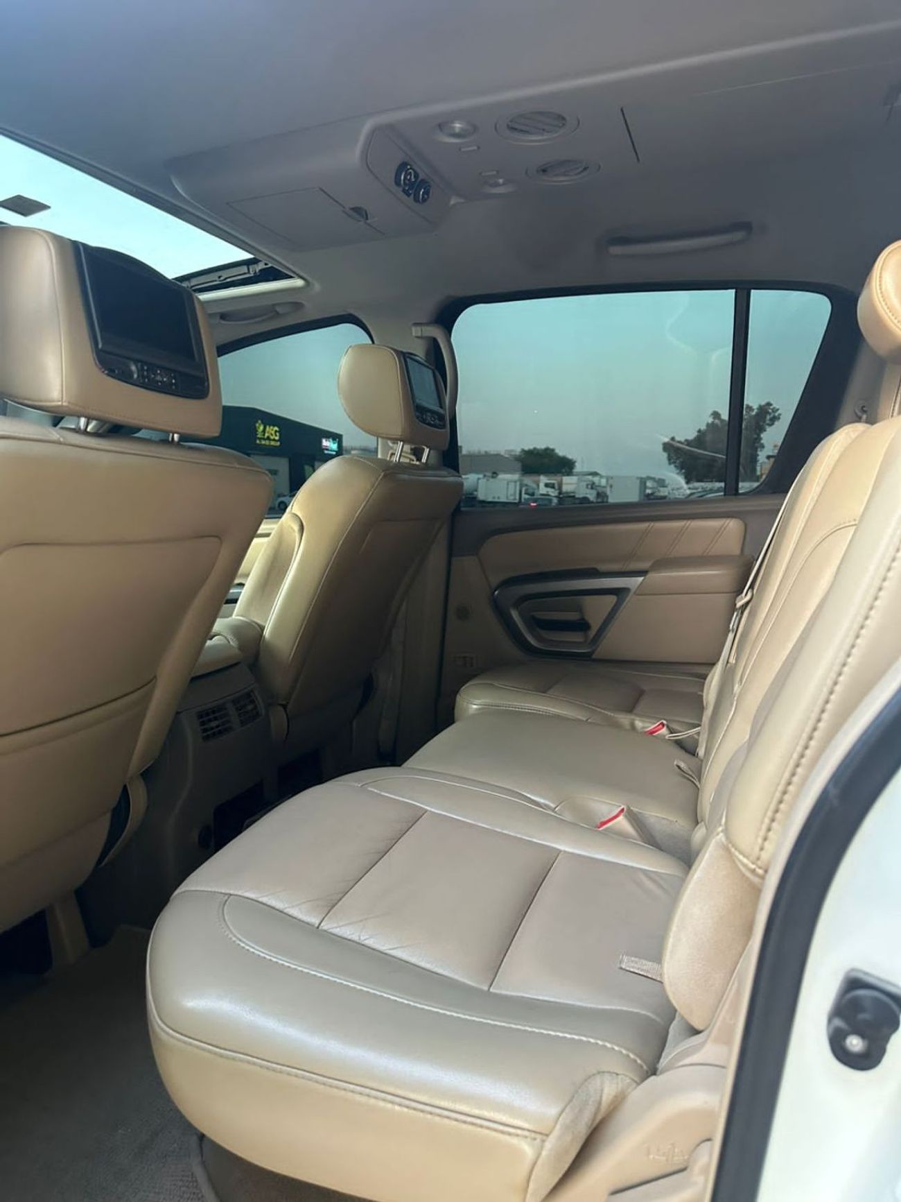 Nissan Armada LE خليجي