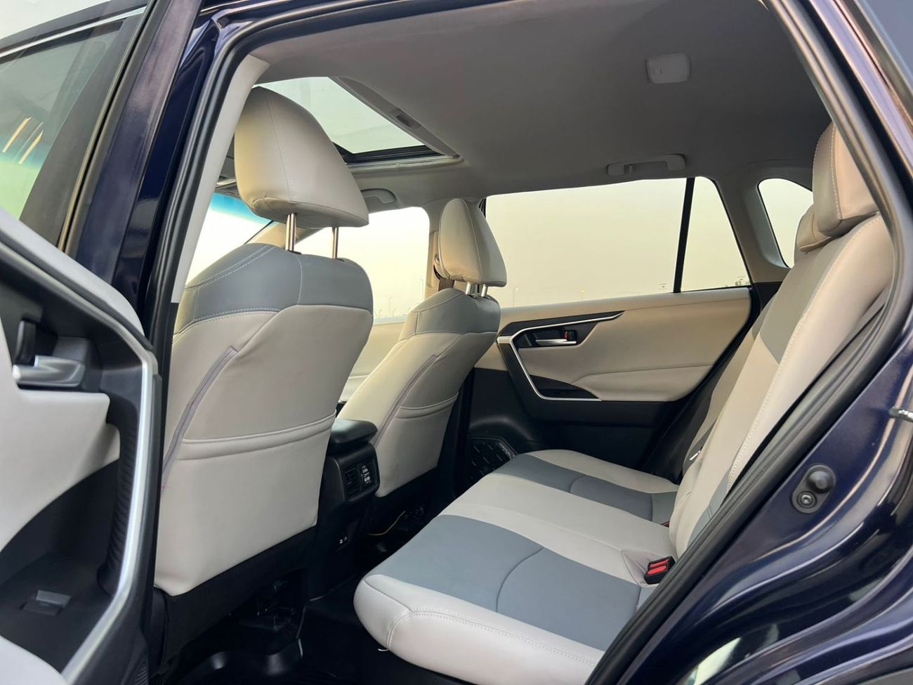 Toyota RAV4 2025 Toyota Rav4 Hybrid HEV XLE Premium Full Option 2.5L V4 - Push Start With Radar - AWD 4x4 - Trun