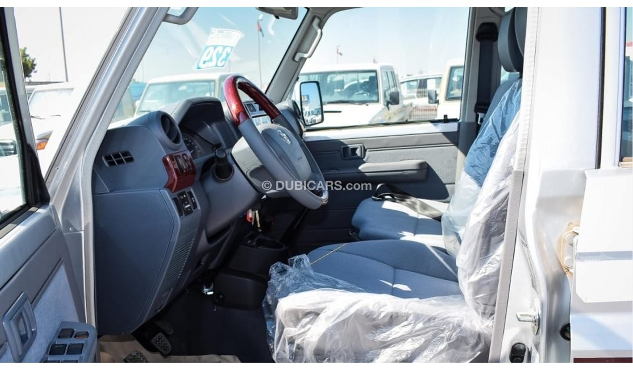 Toyota Land Cruiser Pick Up LX V6 4.0L Double Cab