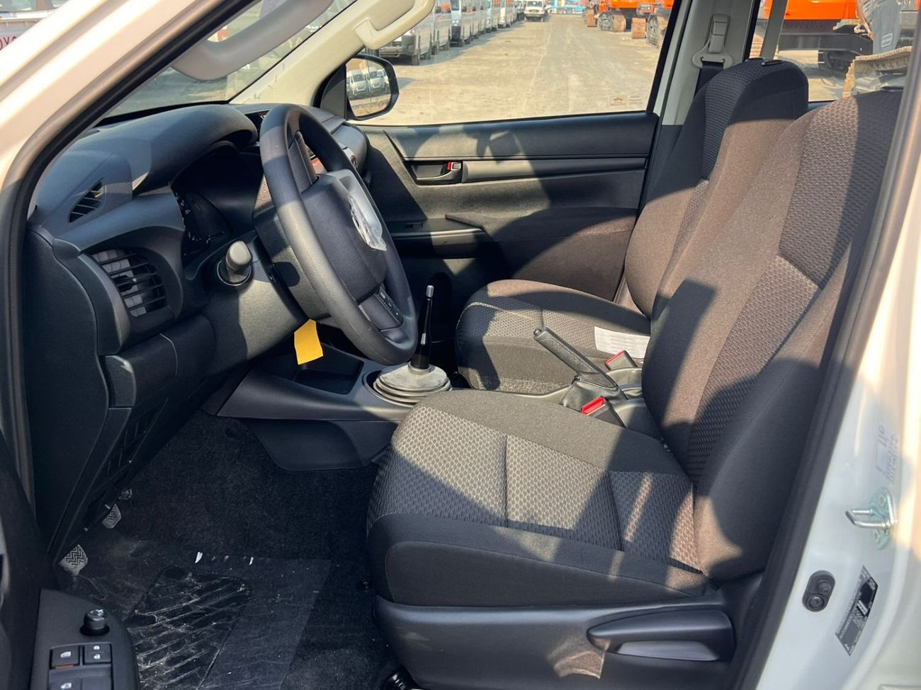 تويوتا هيلوكس 2025 Toyota Hilux Double Cabin Pickup Power Window 2.4L 4-Cyl Turbo Diesel M/T 4x4 Only For africa