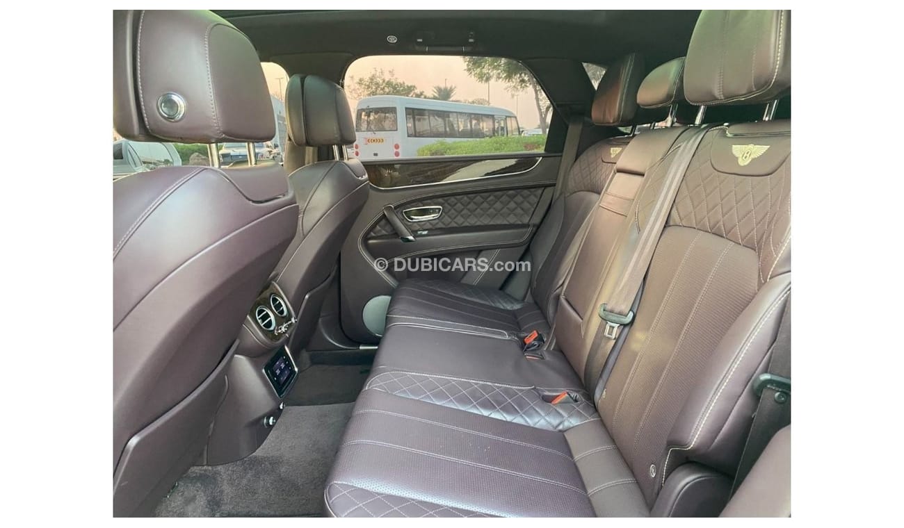 بنتلي بينتايجا سيجناتشر