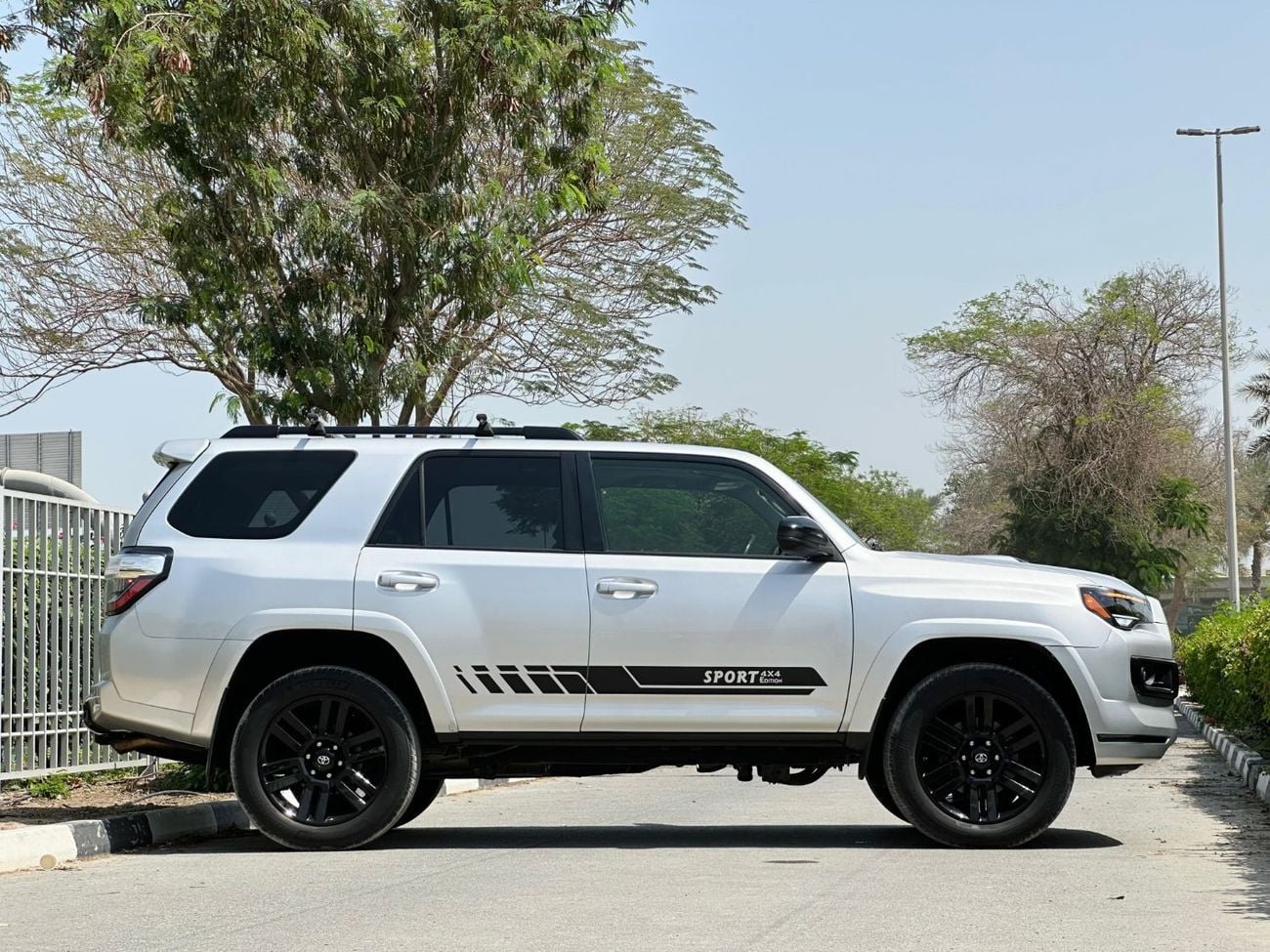 Toyota 4Runner LIMITED Left Hand Drive Year: *2016* *Full Option Premium* UAE Pass