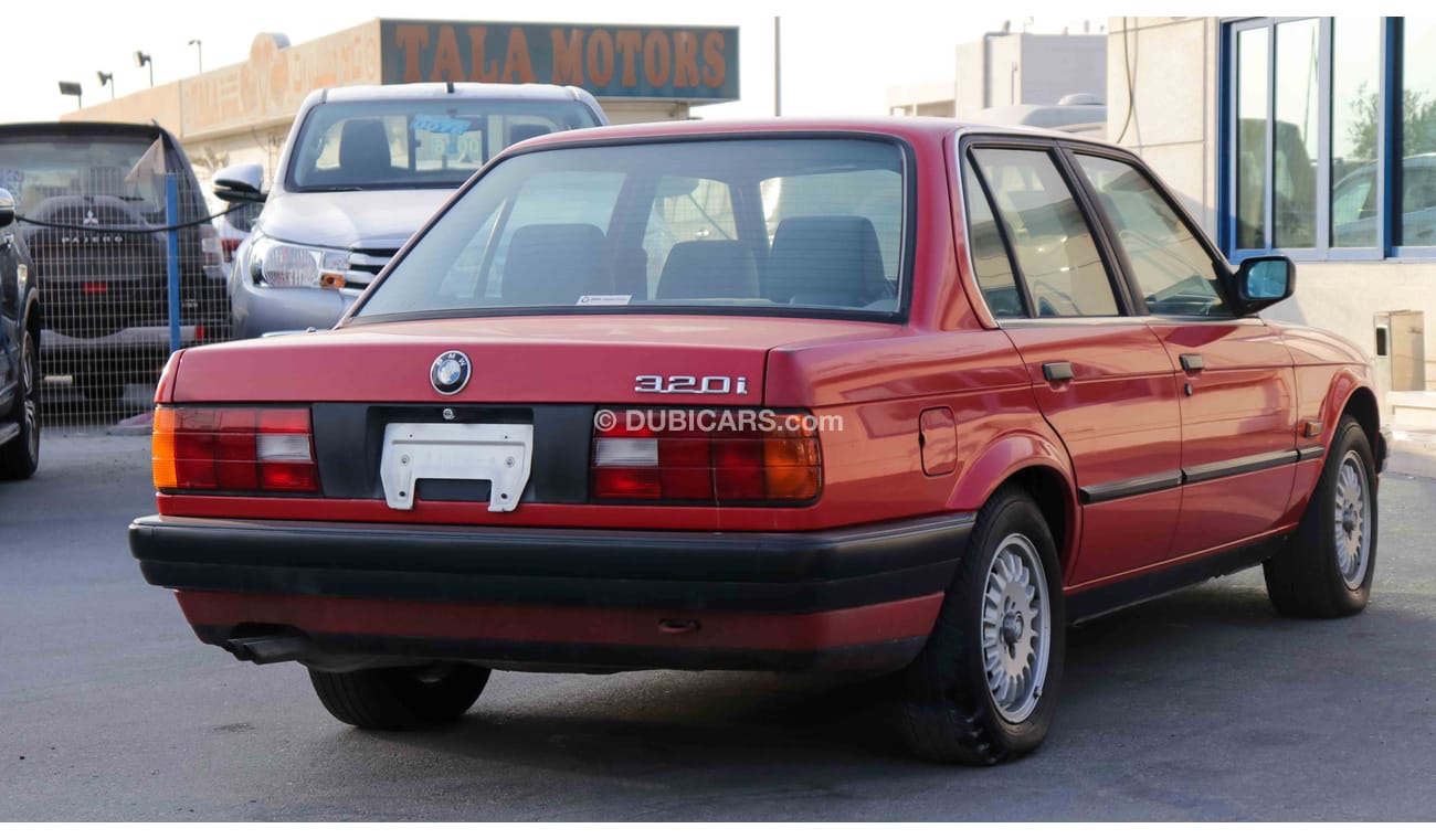 BMW 320i i