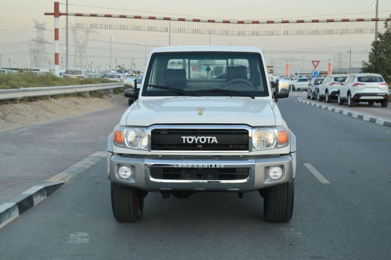 Toyota Land Cruiser Pick Up single Cabin