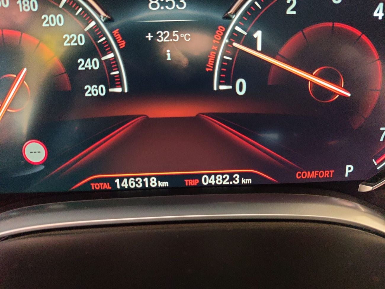 بي أم دبليو 750Li Luxury 4.4L (443 HP)