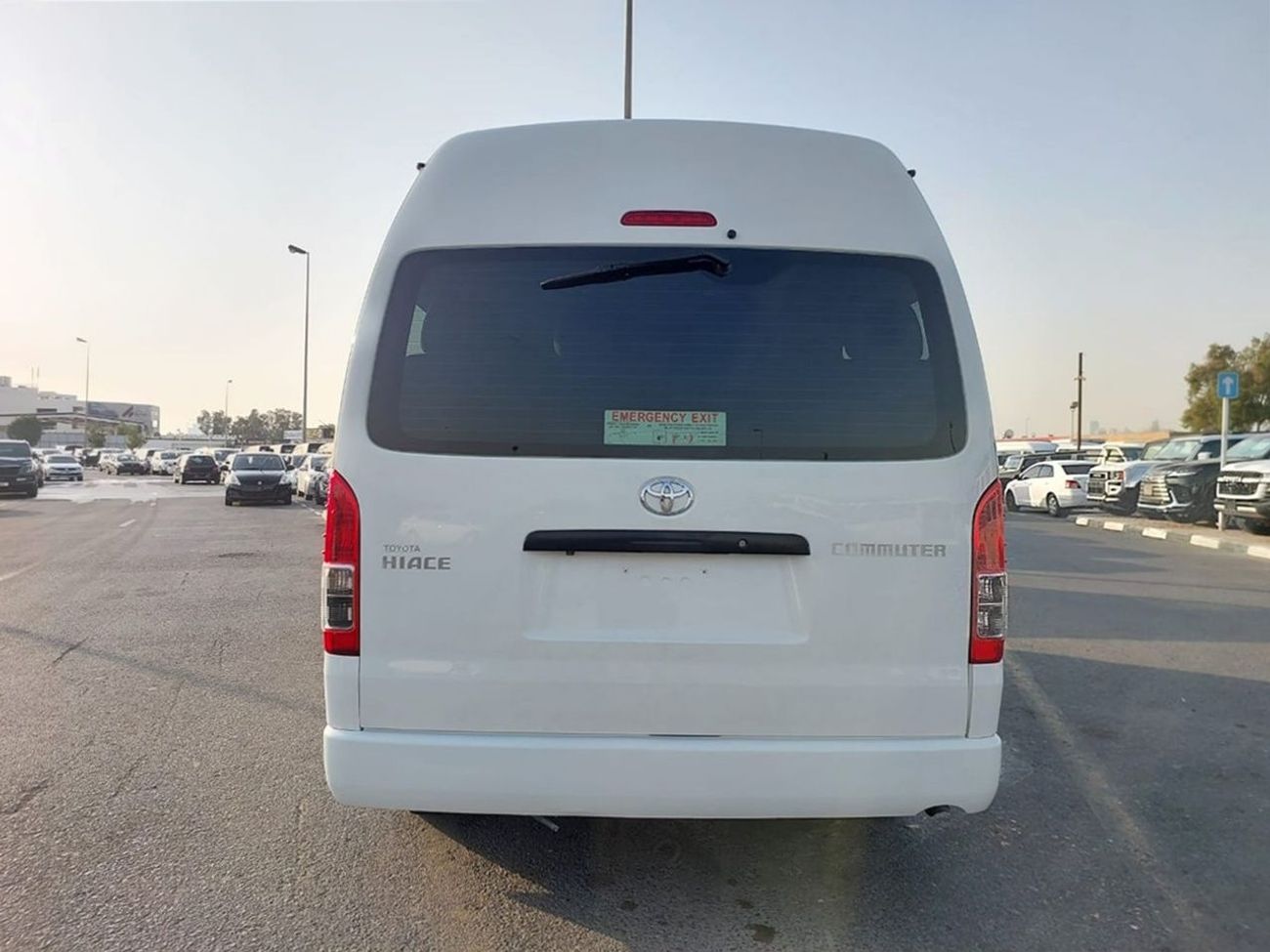 تويوتا هاياس TOYOTA HIACE COMMUTER VAN RHD 2015 MODEL 3.0 L DIESEL AUTOMATIC(PM22809)
