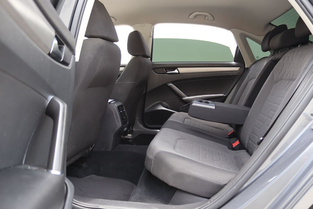 فولكس واجن باسات سياره VOLKSWAGEN PASSAT 2020 سياره خليجى بحاله ممتازه - محرك سعته 2500 - سعر 36000 درهم ممشى 118000