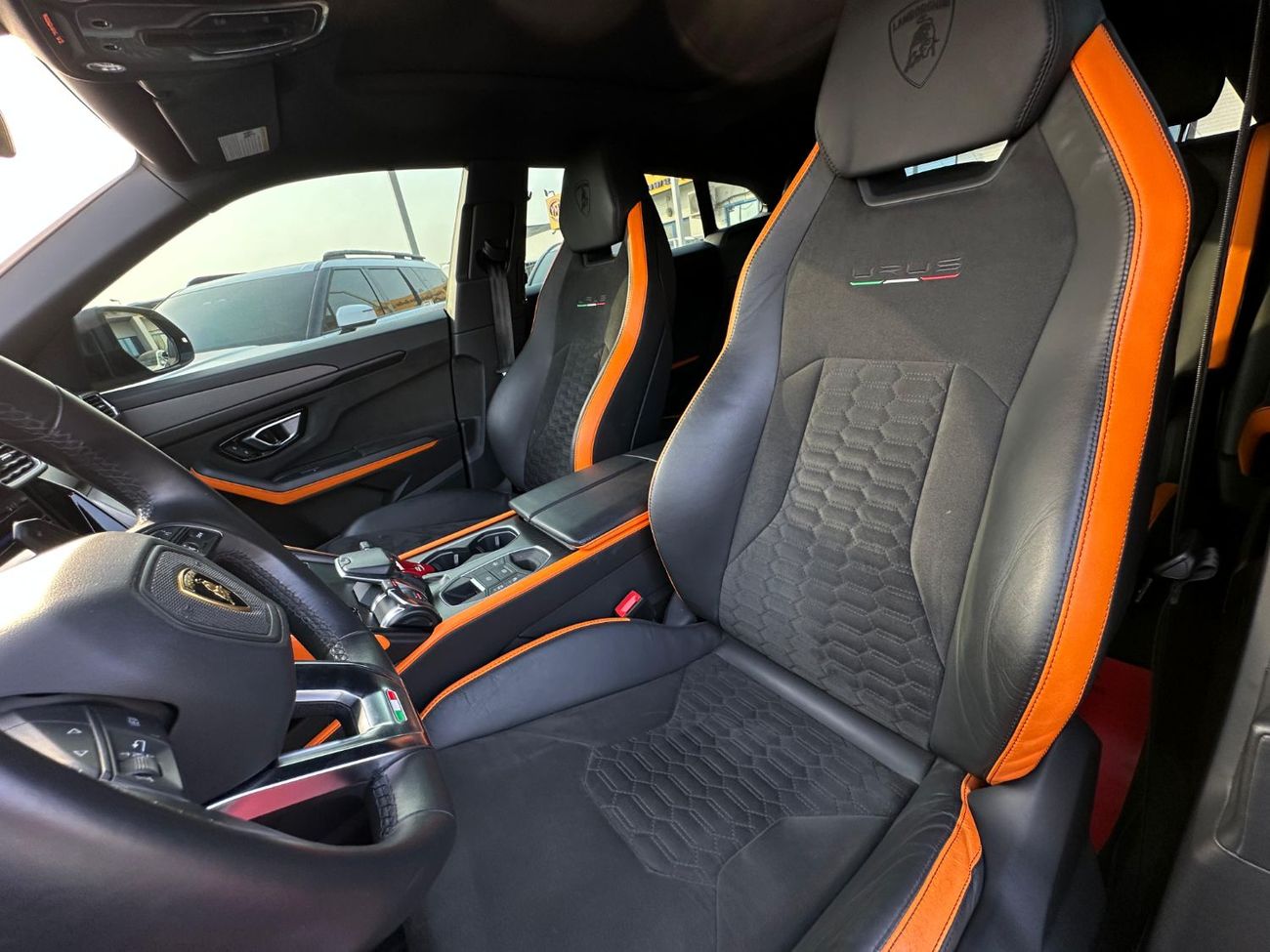 لامبورغيني اوروس Capsule