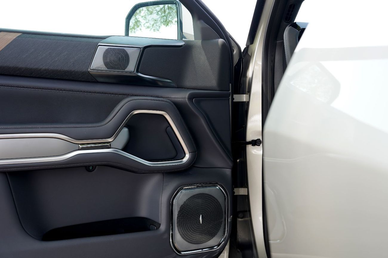 بي واي دي ليوبارد 8 Smart and Brave Flagship Edition (6 Seats)