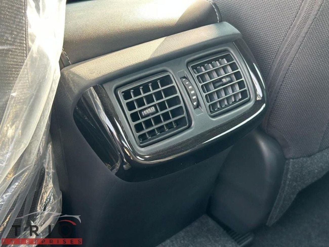 Toyota Hilux TOYOTA HILUX ADVENTURE - 4.0L - PETROL - AT - 2025MY ( OMAN SPEC )