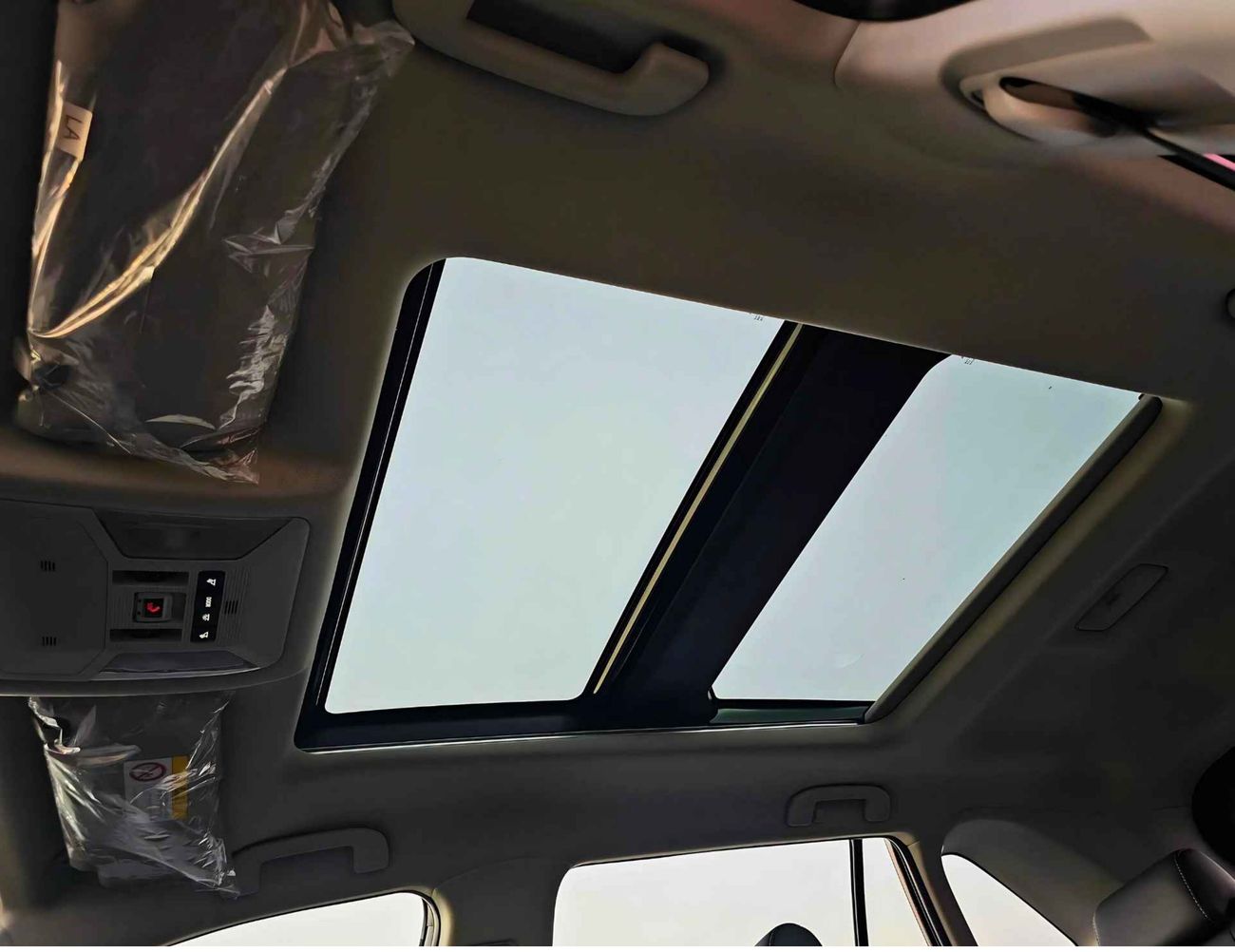 تويوتا راف ٤ STYLE PLUS /  2.0L Petrol / Driver Power Seat With Panoramic Roof / Chines Specs (CODE # 68056)