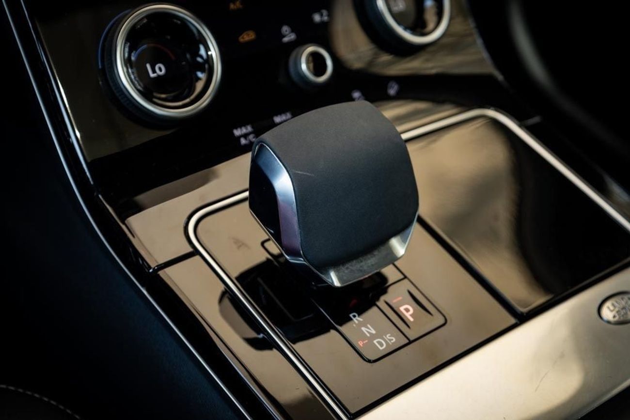 Land Rover Range Rover Velar P250 R-Dynamic S 2.0L Range Rover Velar P250 R-Dynamic S 2022 European Specs under Warranty with Fle