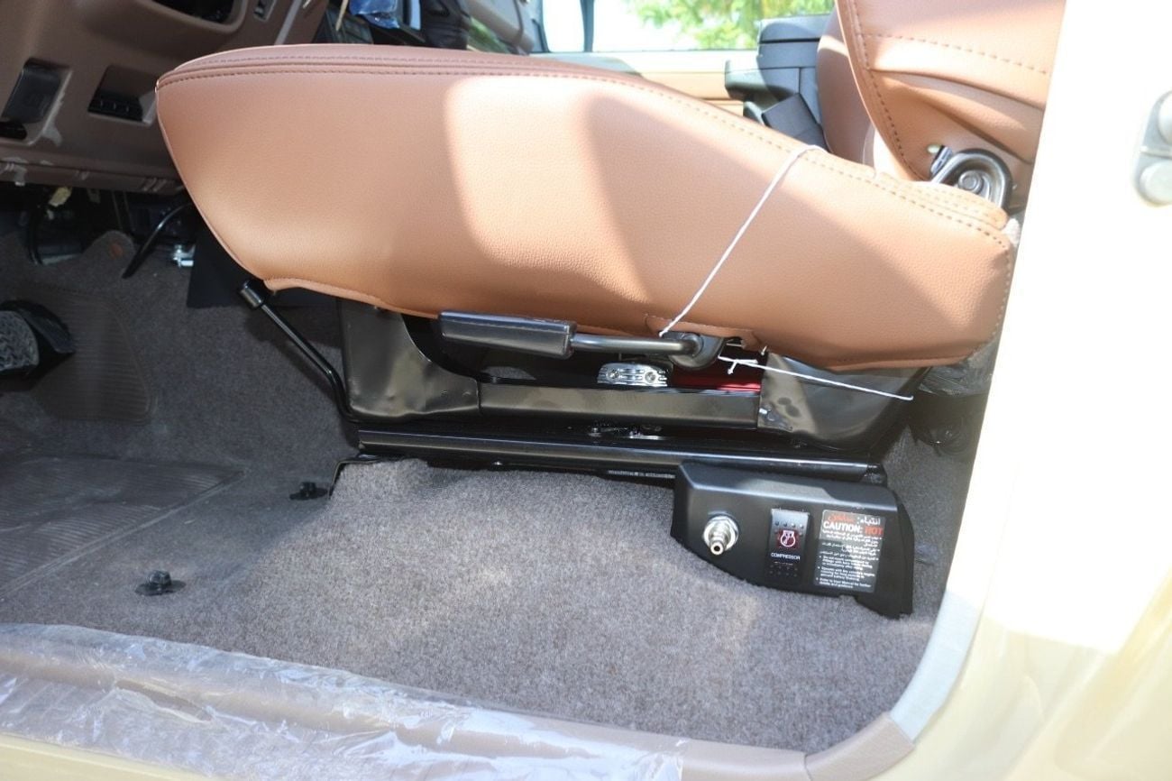 تويوتا لاند كروزر 70 4.0 Petrol A/T Full Option