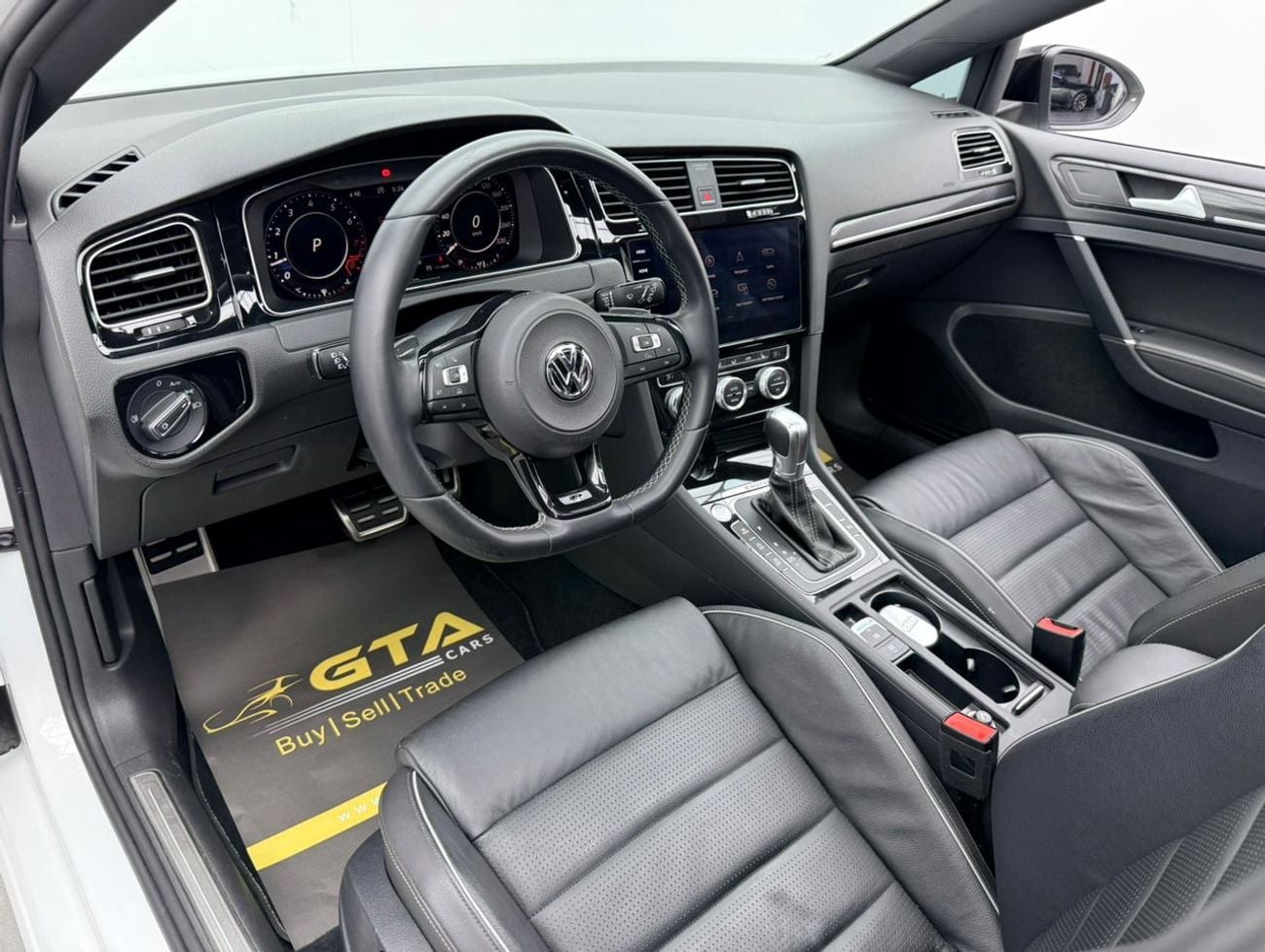 Volkswagen Golf 2018 Volkswagen Golf R, Full Service History, Fully Loaded, Excellent Condition, GCC