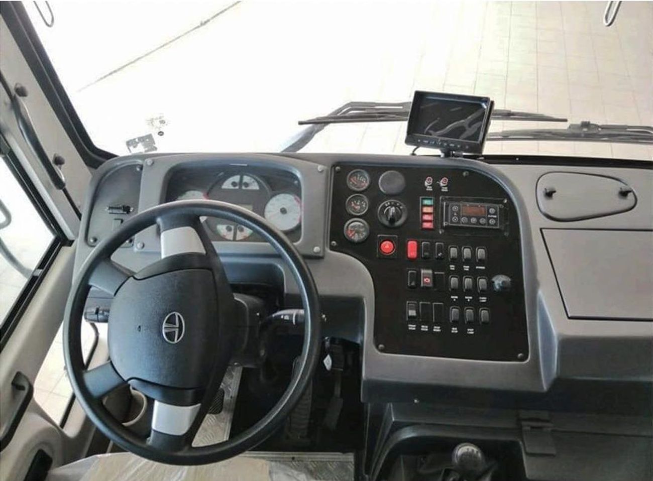 تاتا LPO 1618 TATA LPO AGILE FACE EURO 3 1618 65+1 AGILE FACE AC|2025|