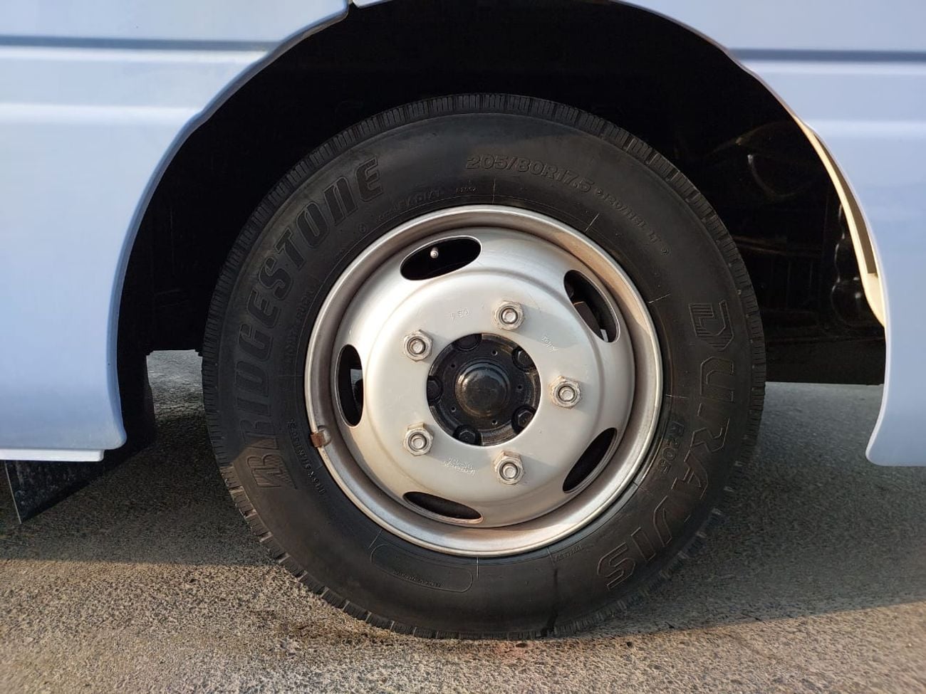 Isuzu Journey ISUZU JOURNEY BUS RHD 2000 MODEL 4.1 L DIESEL MANUAL(PM00136)