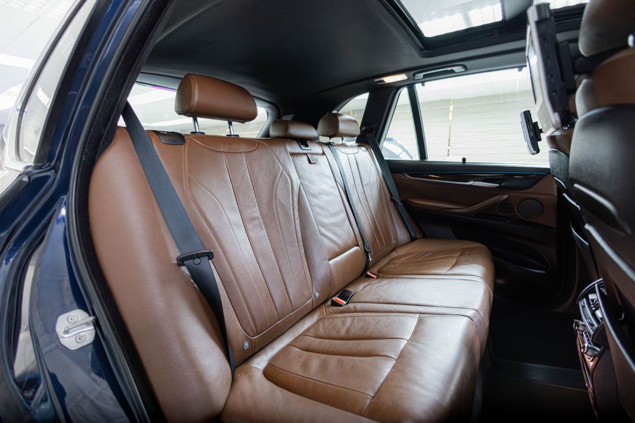 BMW X5 50i Luxury 4.4L (5 Seater)