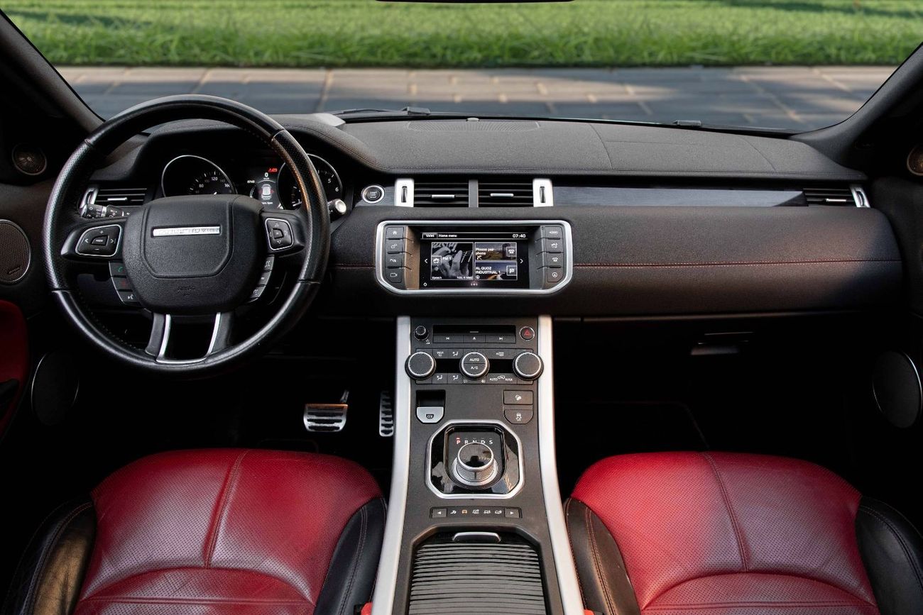 لاند روفر رانج روفر إيفوك R-Dynamic | 2,456 P.M (3 Years)⁣ | 0% Downpayment | Low KMS! Stunning!