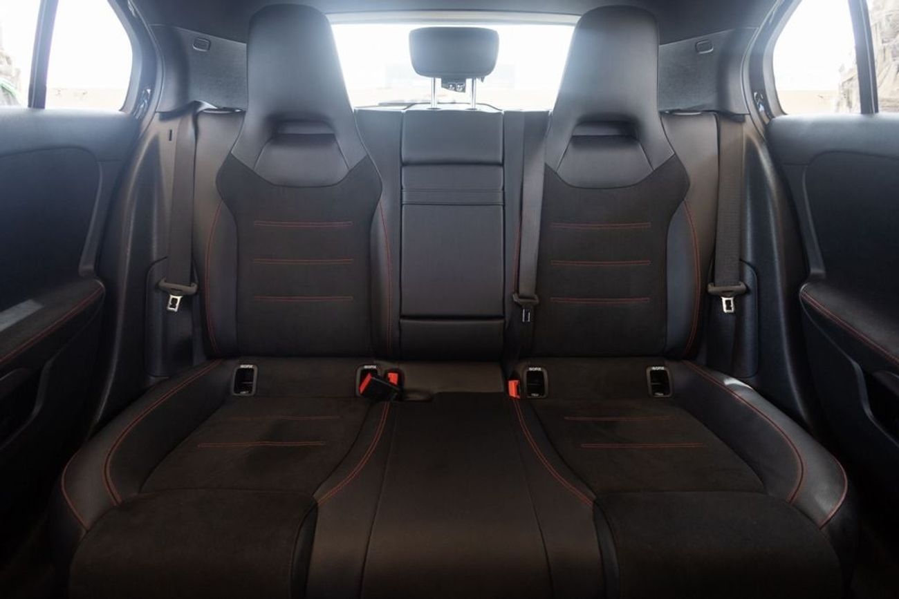 مرسيدس بنز A 250 Std 2.0L (224 HP)