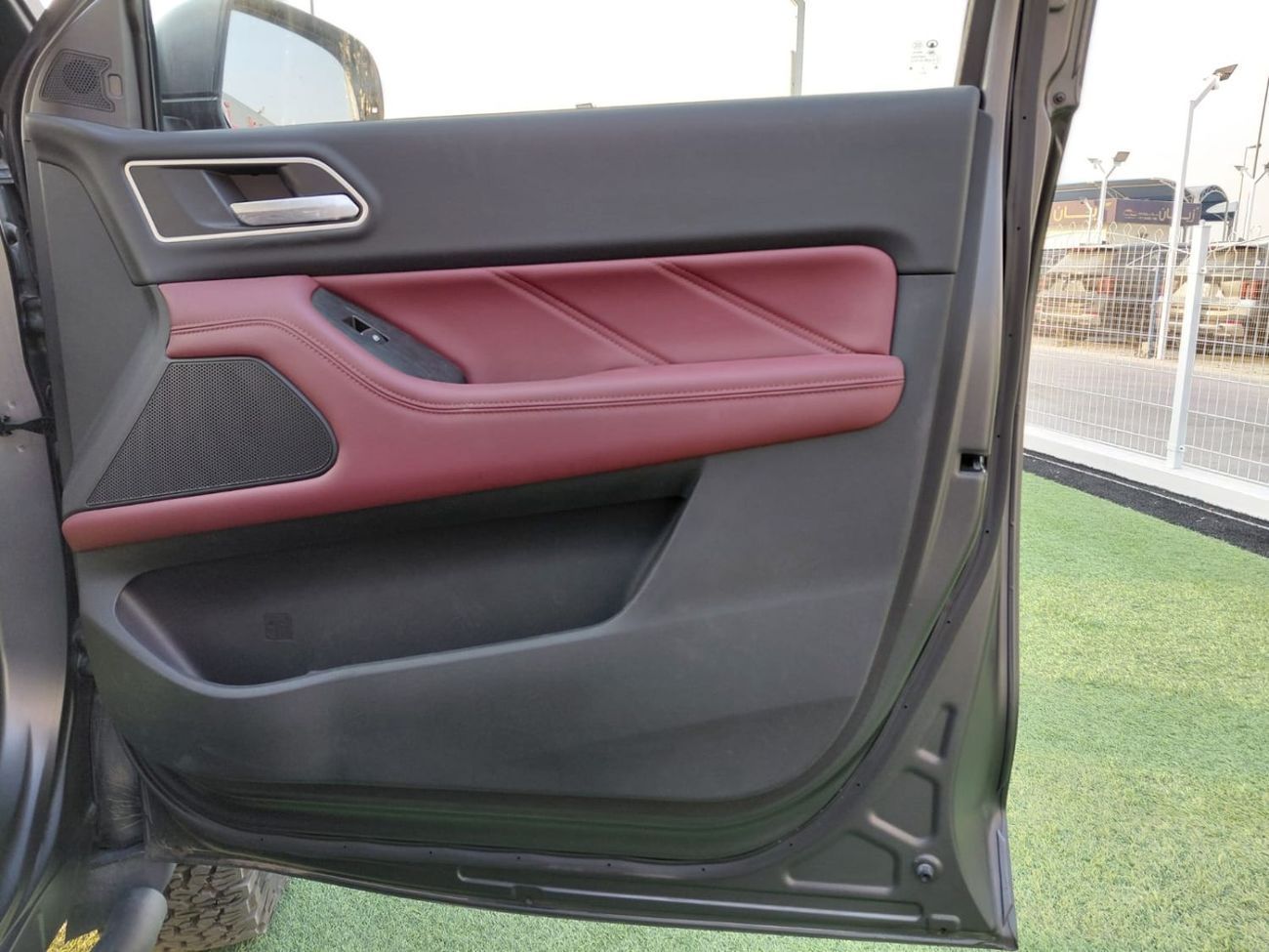 جريت وول بوير سيارة Firebomb ذات صف واحد تعمل بالبنزين ودفع رباعي موديل 2023