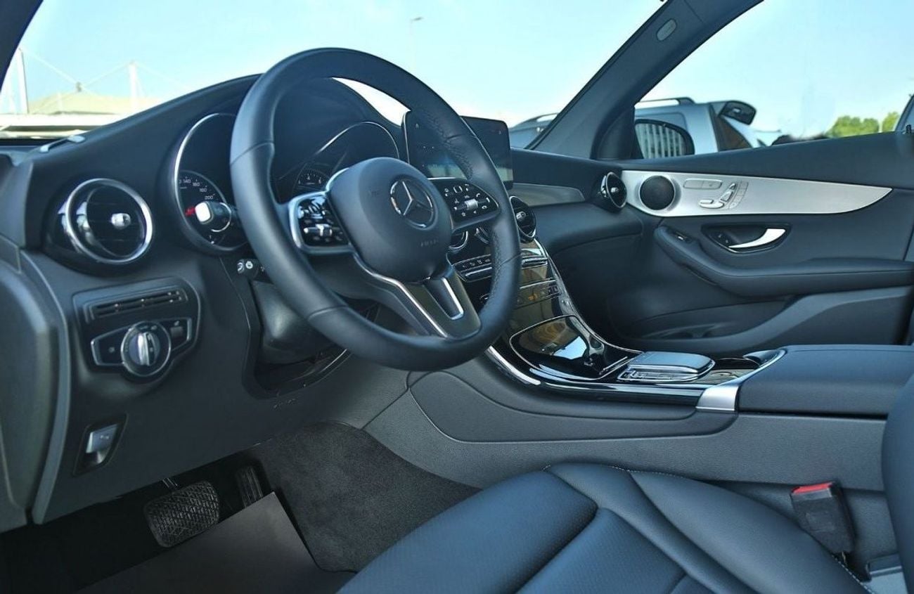 مرسيدس بنز GLC 300 AMG 2022 Luxury Compact SUVs Impressive Overall Performance