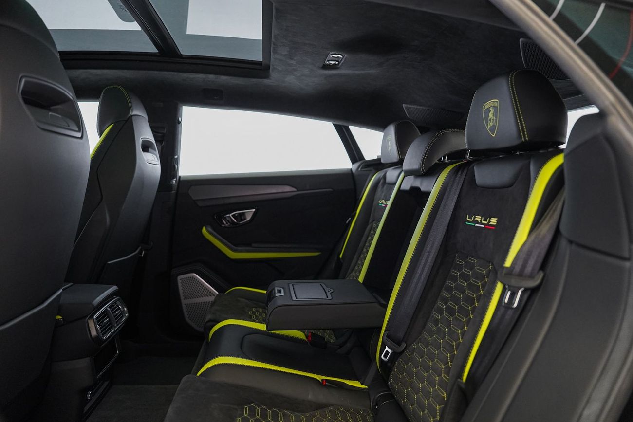 لامبورغيني اوروس Graphite Capsule