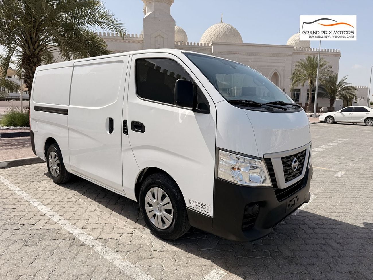 نيسان أورفان Panel Van Std 2.5L A/T (3 Seater) Petrol (4 Door)