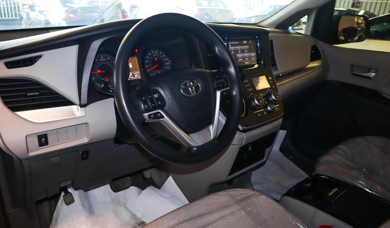 Toyota sienna dubai Toyota sienna dubai
