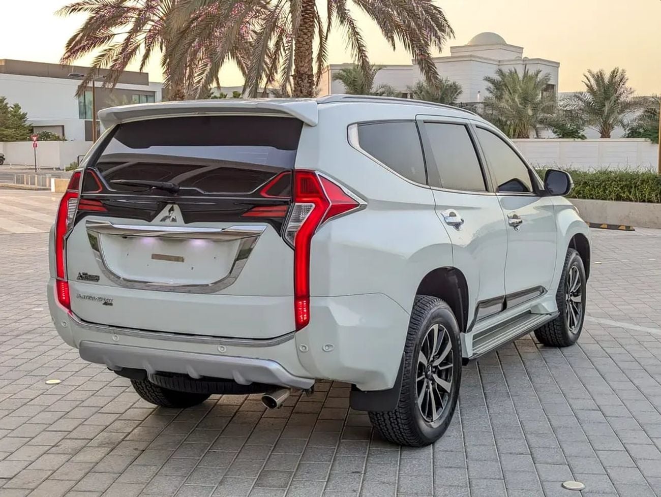 ميتسوبيشي مونتيرو سبورت GLS TOP FULL OPTION GCC ACCIDENT FREE IN EXCELLENT CONDITION