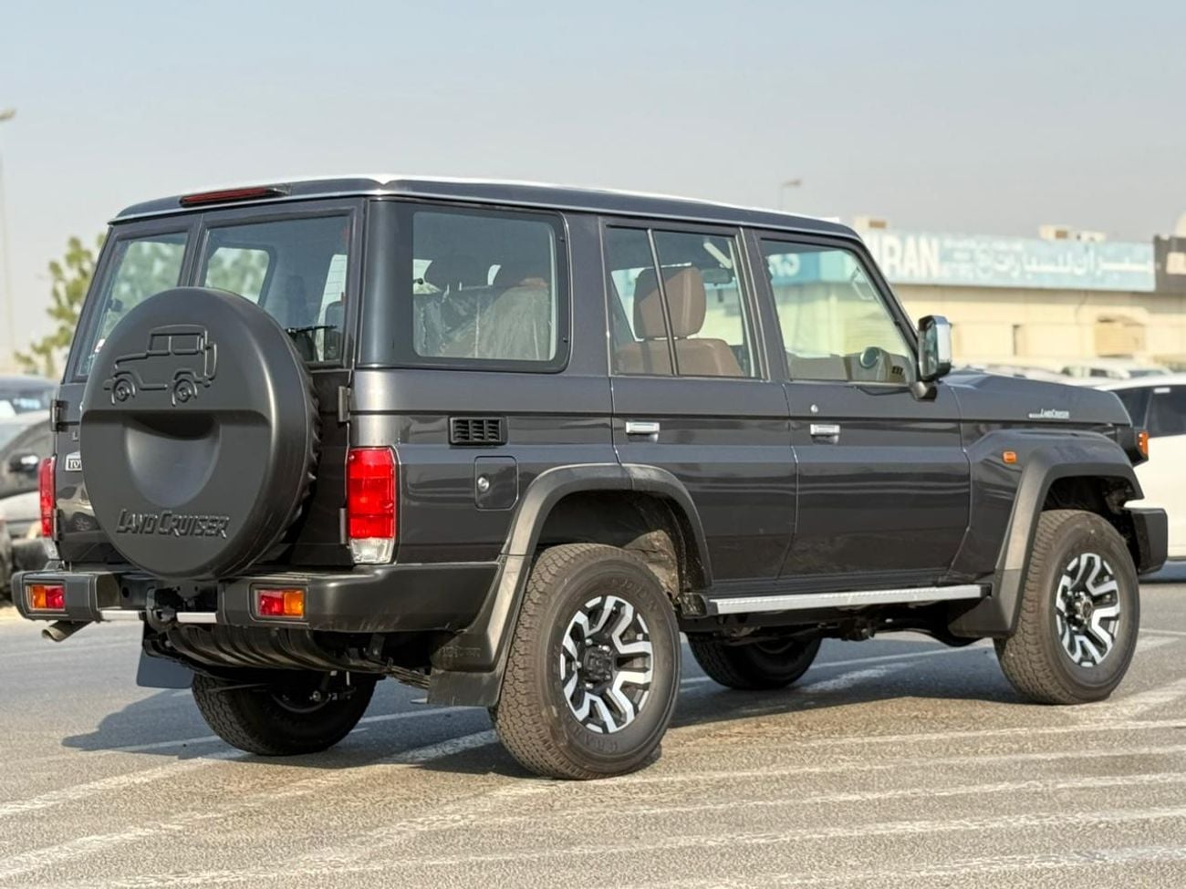 Toyota Land Cruiser 70 HT VXR 4.0L LC76 5 DOORS
